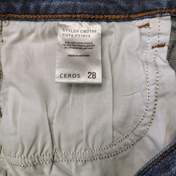 Ceros women's high-rise, relaxed fit, Tapered denim jeans, size 28. - Picture 13 of 16